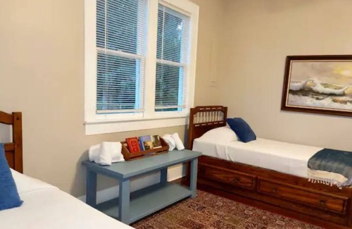 Micanopy Casa | Dr. Quinn's Family Country Cottage