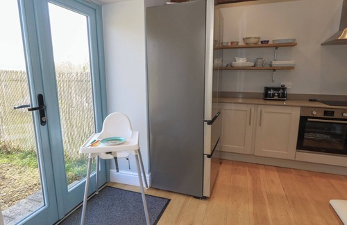 West Compton Cabaña | DRACKENORTH, pet friendly, character holiday cottage in Beaminster