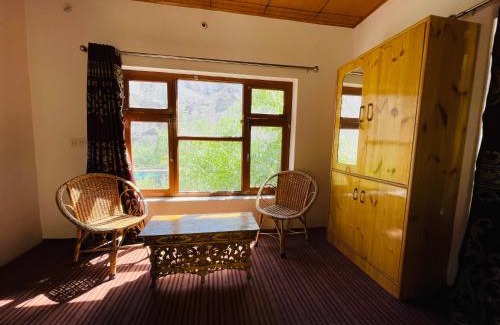 Tingmosgang Casa | dragon guesthouse and garden restaurant