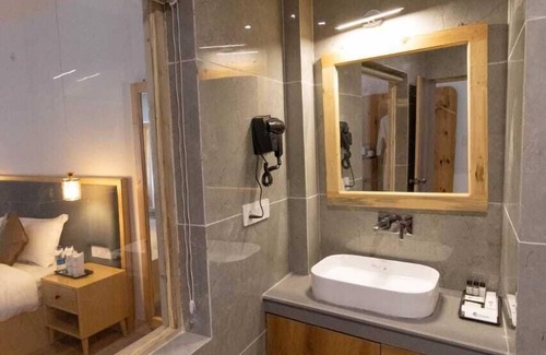 Leh Hotel | Dragon Residency
