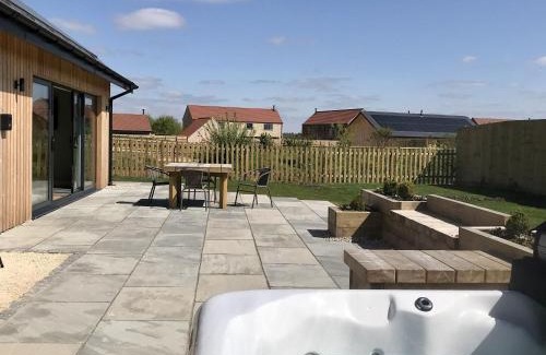 Dunholme Casa | Dragonfly Cottage, Ashlin Farm Barns