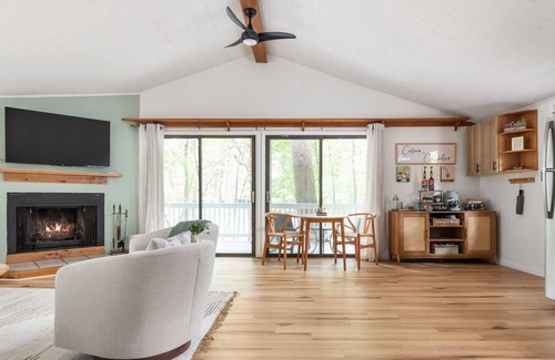 The Woods Cabaña | Dragonfly Cottage - Chic, Upscale, Cozy Retreat in The Woods Resort