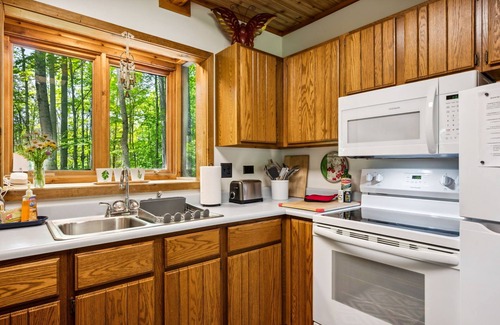 Gills Rock Cabaña | Dragonfly Dell - Quiet, wooded retreat in Ellison Bay near Newport State Park
