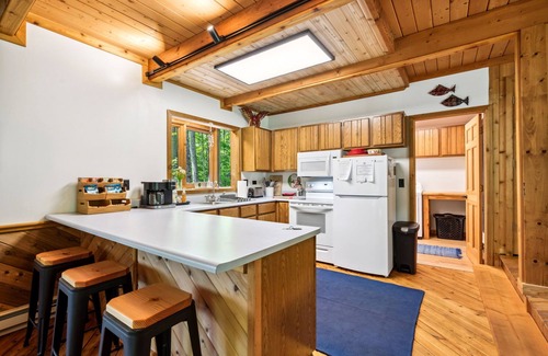 Gills Rock Cabaña | Dragonfly Dell - Quiet, wooded retreat in Ellison Bay near Newport State Park
