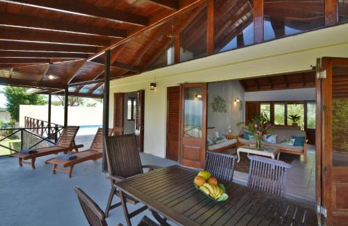 Spring Estate Villa | Dragonfly House