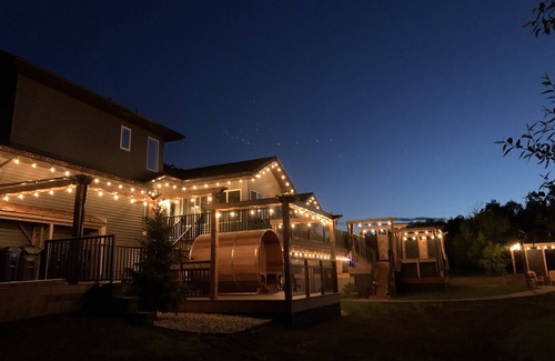 Sherwood Park Casa | Dragonfly Inn, Loft & Walkout Suites.