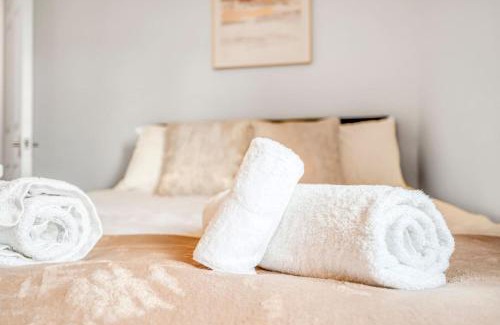 Wellingborough Casa | Dragonfly Nook perfect for families and business travelers