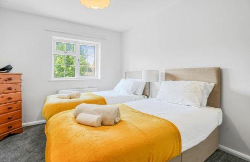 Wellingborough Casa | Dragonfly Nook perfect for families and business travelers