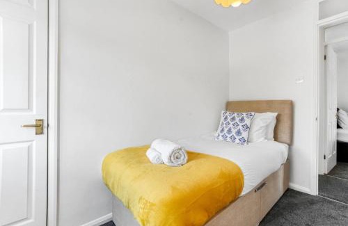 Wellingborough Casa | Dragonfly Nook perfect for families and business travelers