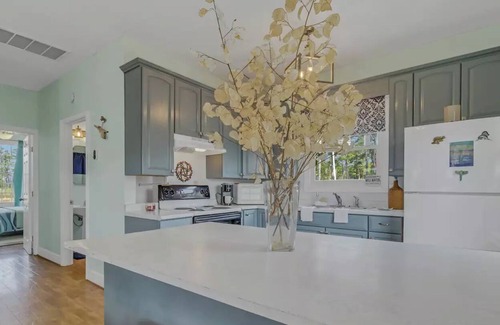 Windmill Point Casa | Dragonfly Point Crab Shack