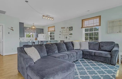 Windmill Point Casa | Dragonfly Point Crab Shack