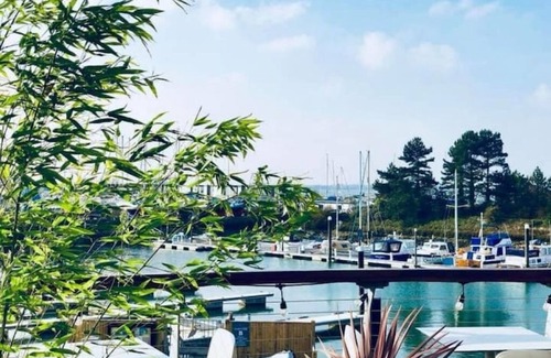 Emsworth Apartamento | 'Drake' a luxurious yurt with harbour & sea views