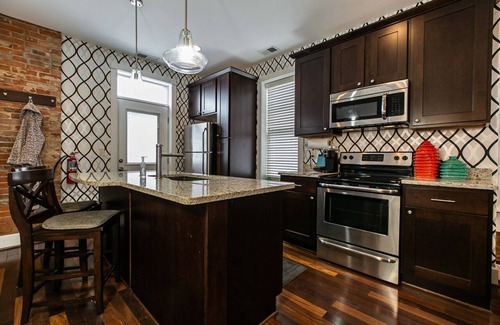 Dubuque Apartamento | Casa Drake - Vista a la ciudad (Jacuzzi privado)