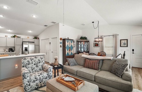Okahumpka Casa | Draper Villa Getaway (Lake Denham)