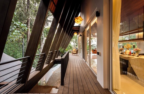 Siolim Villa | Dream - 4 BHK Villa w/ Infinity Pool & Bathtub