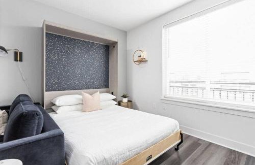 Cole-Noble District Apartamento | Dream Apartment near Whole Foods CozySuites
