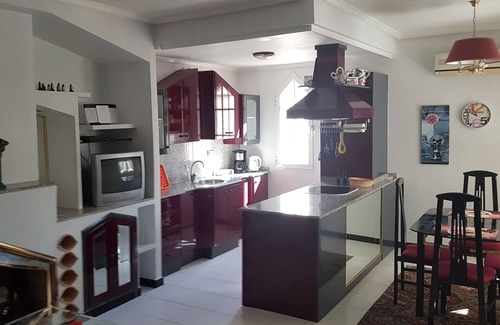 Los Altos Condominio | Apartamento de ensueño con una hermosa terraza, wifi, piscina, caja fuerte en una zona verde.