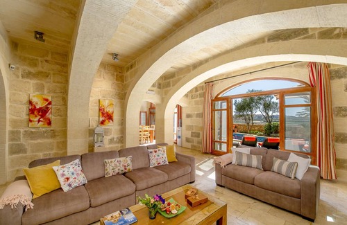 Ta' Għammar Apartamento | Dream by Hamlet Holiday Home