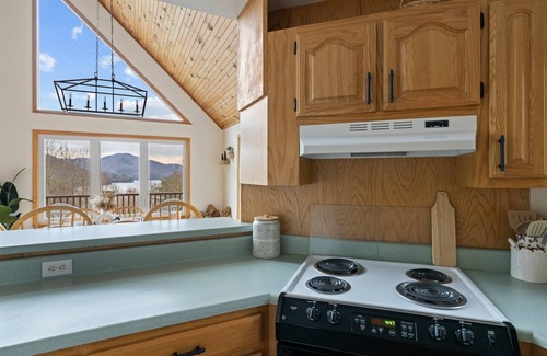 Topton Chalet De Esquí | Dream Chaser Chalet at Nantahala Lake- Kayak/Dock/Firepit/Game Room/Movie Room