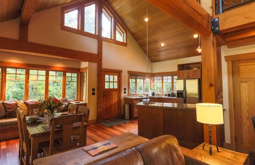 Tofino Casa | Dream Cottage - Lujoso, privado, bañera de hidromasaje - Chesterman Beach