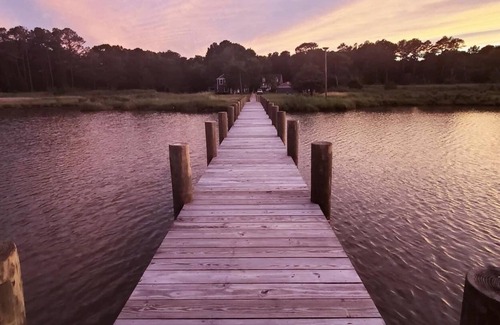 Piney Point Cabaña | Dream getaway Cottage in St. George Island with Private Pier in St. Mary, MD