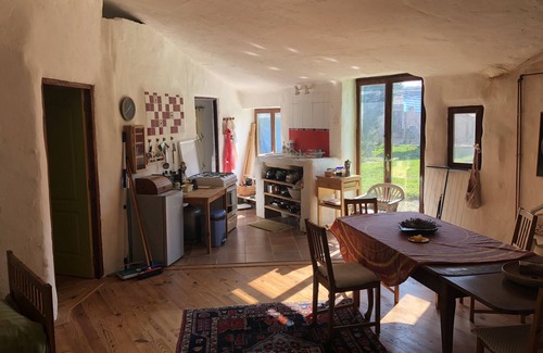 Montpont-en-Bresse Casa | Vacaciones de ensueño en la casa azul rodeado de naturaleza y animales