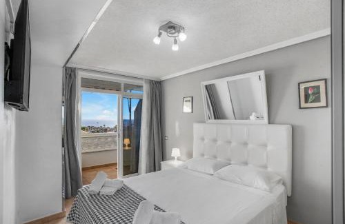 Palm-Mar Apartamento | DREAM HOLIDAYS, Wonderful Ocean View, Fast Wi-Fi
