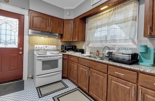 Niagara Falls Casa | Dream House 3-bedroom house with AC and WiFi Near Niagara Falls