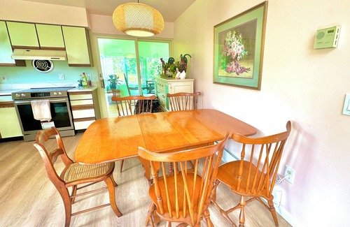 Woodridge Casa | Dream house by a Pond, 3-bed home in Woodridge NY w/WiFi, AC, embraced by trees