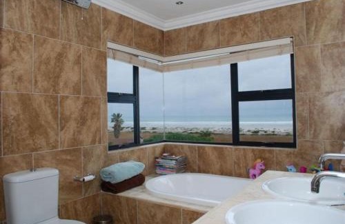 Melkbosstrand Casa | Dream House on the Ocean - No Load Shedding