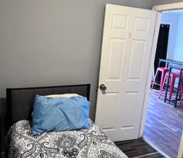 Fitchburg Casa | Dream Inn LLC