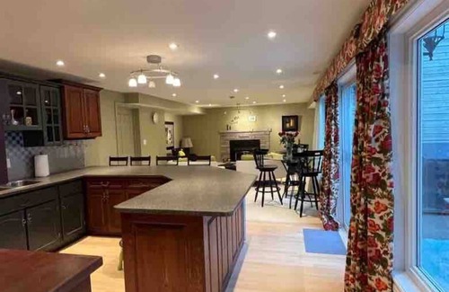 Tweed Cabaña | Dream Lake House for family vacation and your family will have a lot of fun