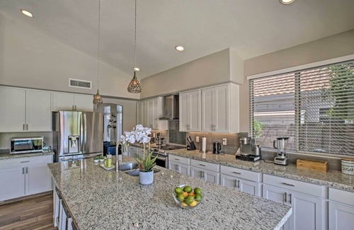 Covey Casa | Dream Neighborhood w/ High End Furnishings & Heated Pool