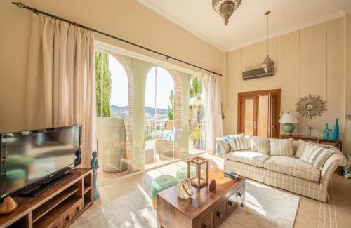 Almuñécar Villa | Dream Stay! 15 Guests, Big Pool with Heating Option at Extra Cost, Sea view!