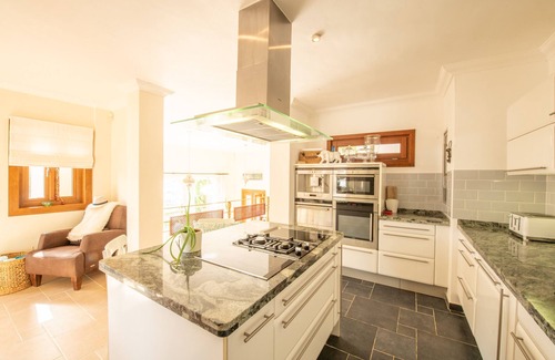 Almuñécar Villa | Vacaciones de Ensueño – Villa con Piscina y Playa