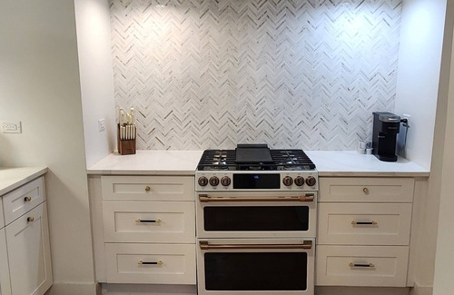 Homewood Casa | Dream Stay - Modern Bungalow Near Downtown