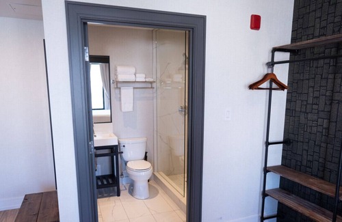 Northeast Mississauga Casa | (1) Dream Suites Toronto Pearson(YYZ) Boutique Hotel