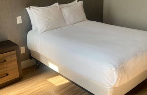 Northeast Mississauga Casa | (11) Dream Suites Toronto Pearson Nap Room