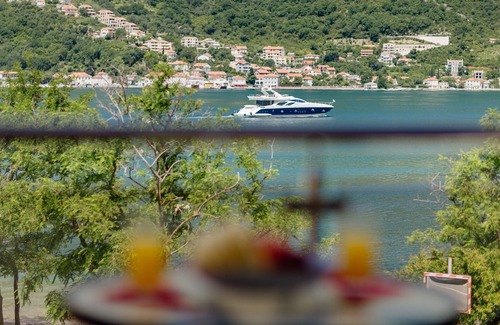 Tivat Villa | Dream Vacation Apartments- Apartamento negro
