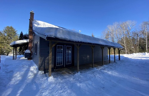 Bancroft Cabaña | Dream vacation cottage for all seasons 4 bdr/2bath