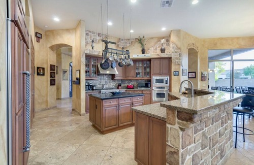 Chandler Casa | Dream Vacation Heated Pool Oasis! Sleeps 10
