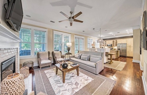 Laurel Grove Casa | Dream vacation home with 6-seater golf cart; screen porch; upstairs balcony