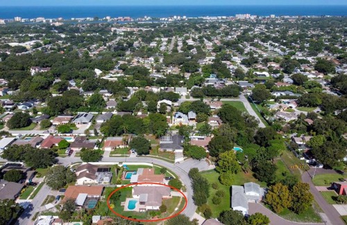 Seminole Casa | Dream Vacation Home w Heated Pool Close to Beaches Clearwater St Pete Quiet with Big Backyard