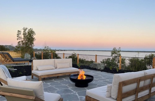 Metung Casa | Dream Views, Large Waterfront Oasis in Kings Cove Estate Metung