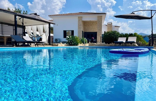 Pegeia Villa | Dream Villa Cyprus - 5min to Coral Bay Beach