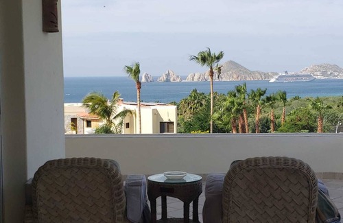 Cabo Bello Villa | DREAM VILLA WITH ARCH AND OCEAN VIEW: PICKLEBALL & Mini-Golf