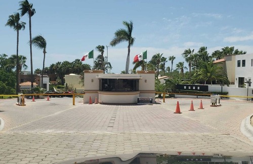 Cabo Bello Villa | DREAM VILLA WITH ARCH AND OCEAN VIEW: PICKLEBALL & Mini-Golf