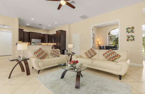 Fort Myers Villa | Dream villa with tropical garden on the canal