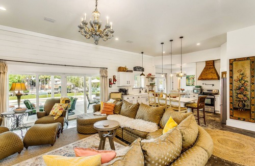 Ono Island Casa | DreamBoat Paradise-Spacious, Heated Pool, HotTub, Backyard Boat Slip, near Beach