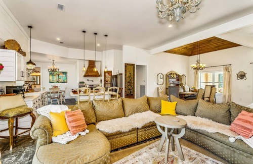 Ono Island Casa | DreamBoat Paradise-Spacious, Heated Pool, HotTub, Backyard Boat Slip, near Beach